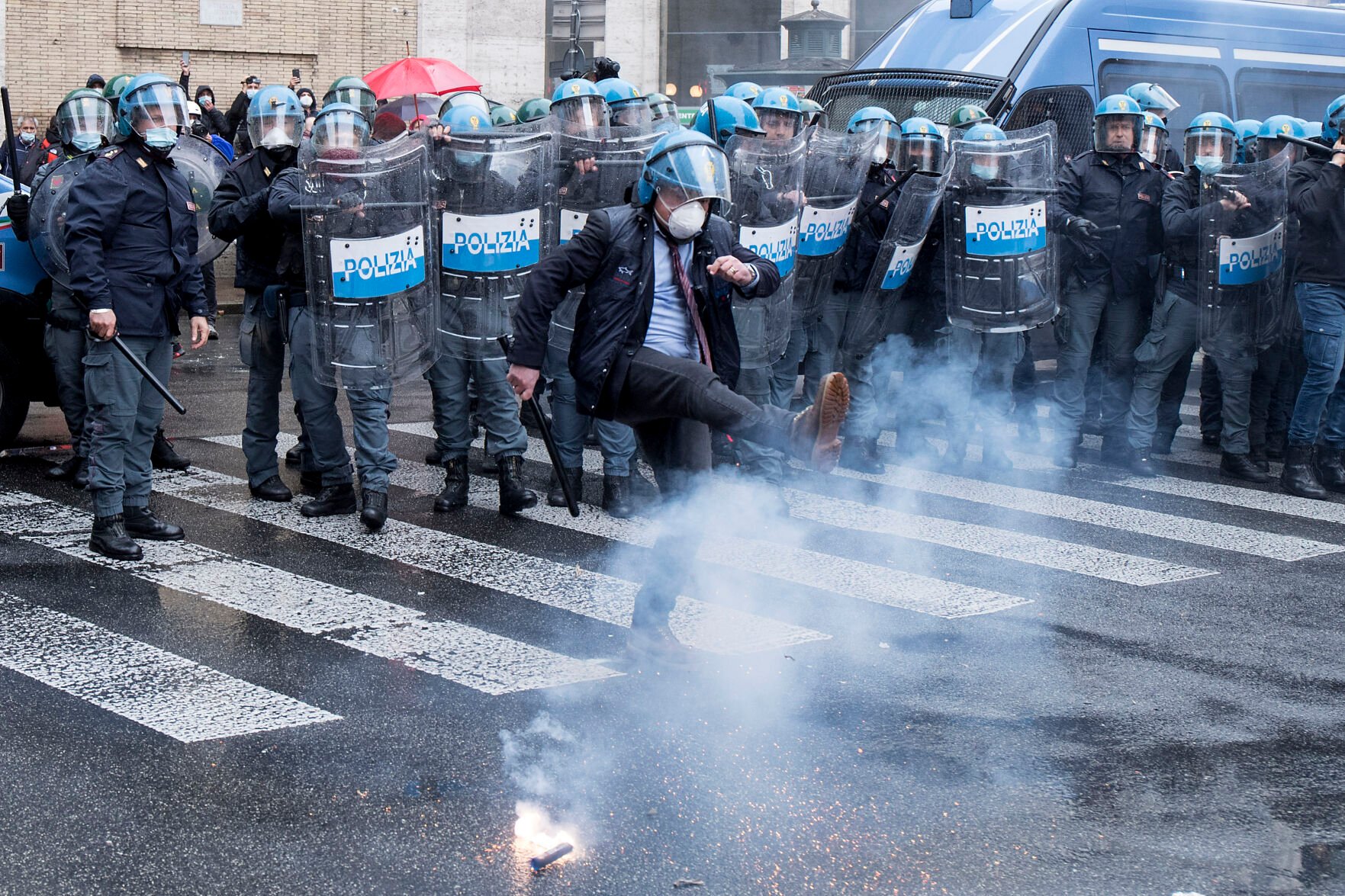 APTOPIX Virus Outbreak Italy Protest